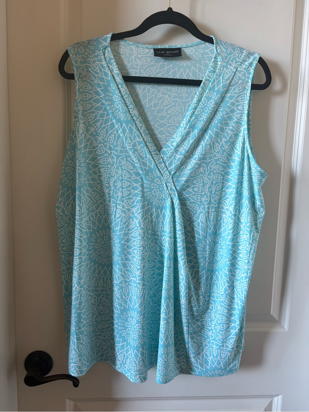 Lane Bryant Aqua V-Neck Sleeveless Tank with White Medallion Print
